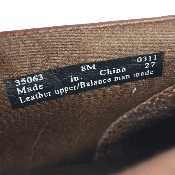 Clarks Loafer Women's Brown Leather Slip On Button Comfortable Shoes Sz 8M - Picture 9 of 9